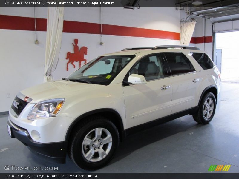 White Diamond Tricoat / Light Titanium 2009 GMC Acadia SLT
