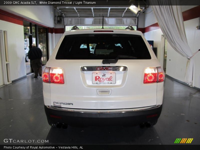 White Diamond Tricoat / Light Titanium 2009 GMC Acadia SLT