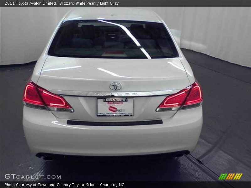 Blizzard White Pearl / Light Gray 2011 Toyota Avalon Limited