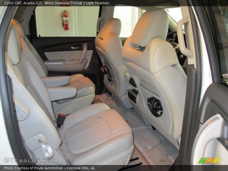 White Diamond Tricoat / Light Titanium 2009 GMC Acadia SLT