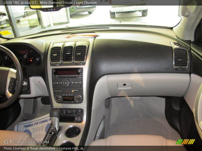 White Diamond Tricoat / Light Titanium 2009 GMC Acadia SLT