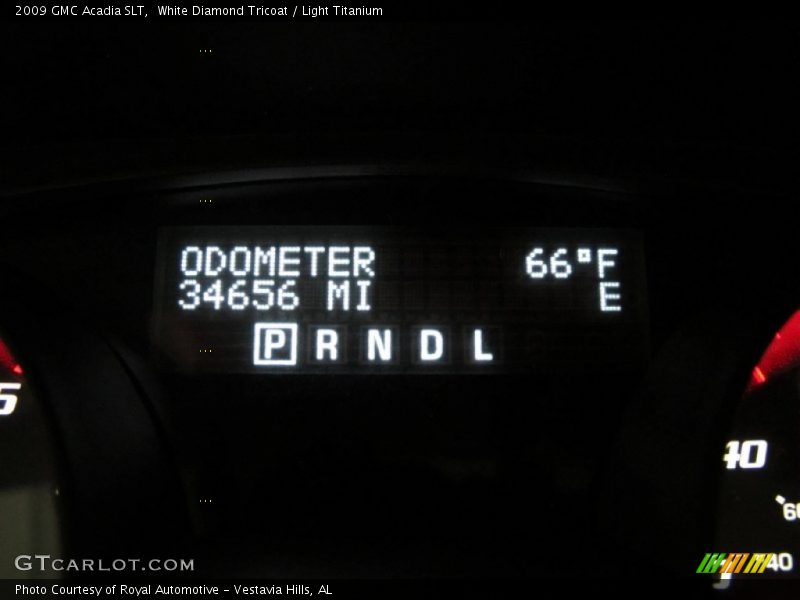 White Diamond Tricoat / Light Titanium 2009 GMC Acadia SLT