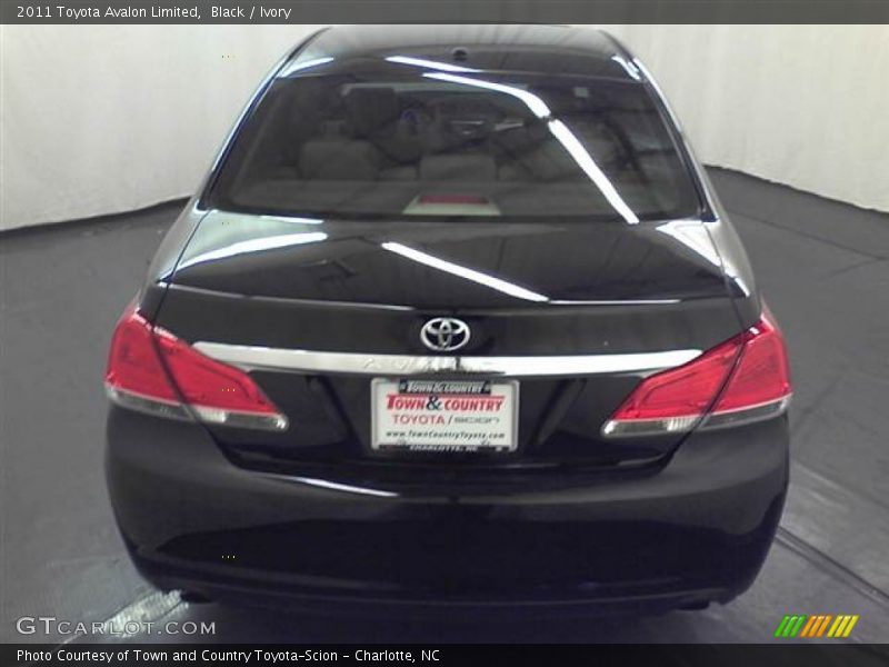 Black / Ivory 2011 Toyota Avalon Limited