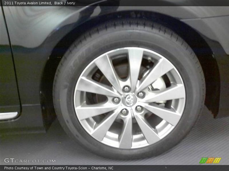 Black / Ivory 2011 Toyota Avalon Limited
