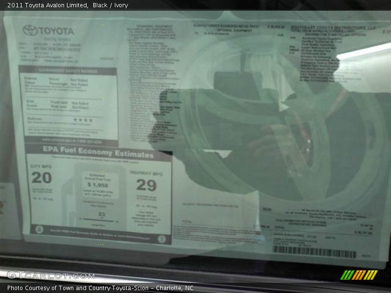 Black / Ivory 2011 Toyota Avalon Limited