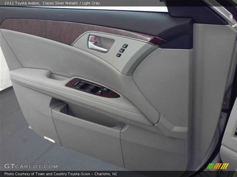 Classic Silver Metallic / Light Gray 2011 Toyota Avalon