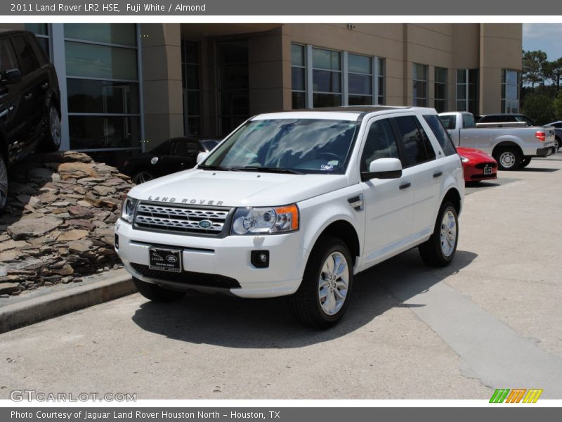 Fuji White / Almond 2011 Land Rover LR2 HSE