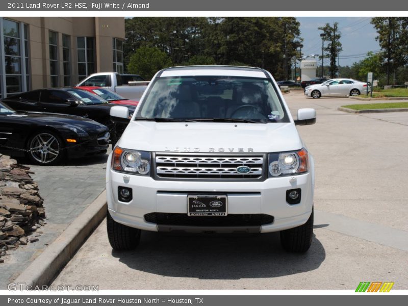 Fuji White / Almond 2011 Land Rover LR2 HSE