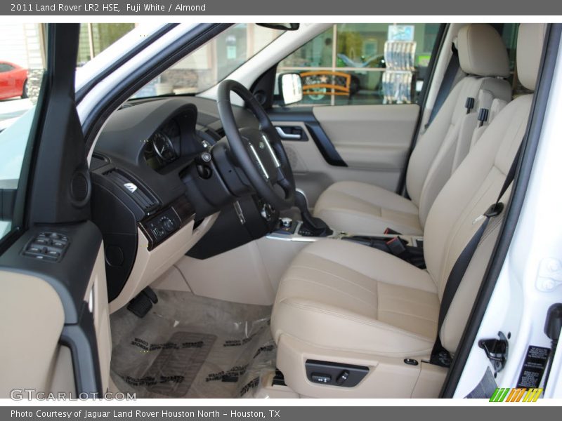 Fuji White / Almond 2011 Land Rover LR2 HSE