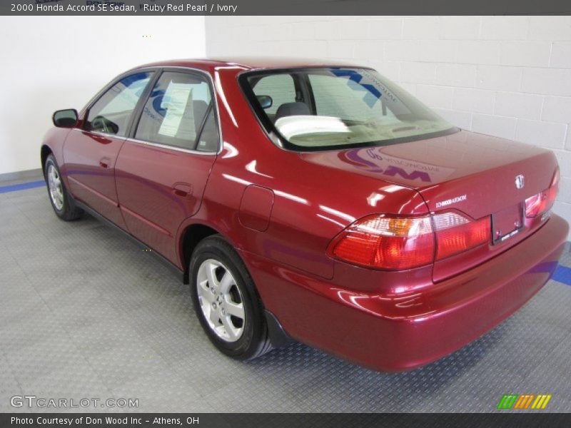 Ruby Red Pearl / Ivory 2000 Honda Accord SE Sedan