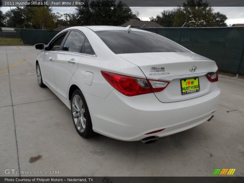 Pearl White / Black 2011 Hyundai Sonata SE