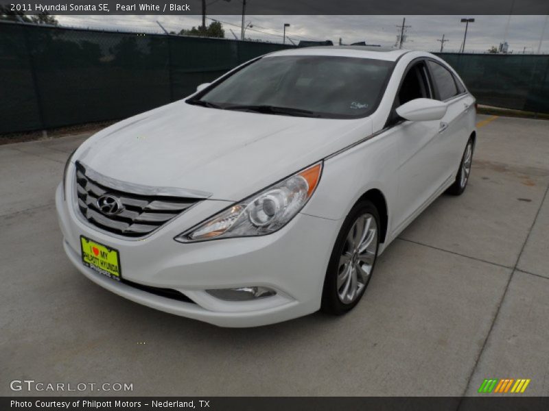 Pearl White / Black 2011 Hyundai Sonata SE
