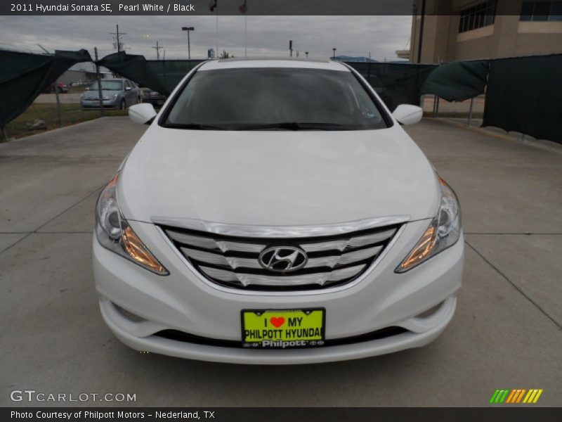 Pearl White / Black 2011 Hyundai Sonata SE