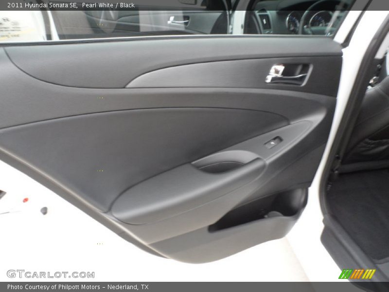 Pearl White / Black 2011 Hyundai Sonata SE