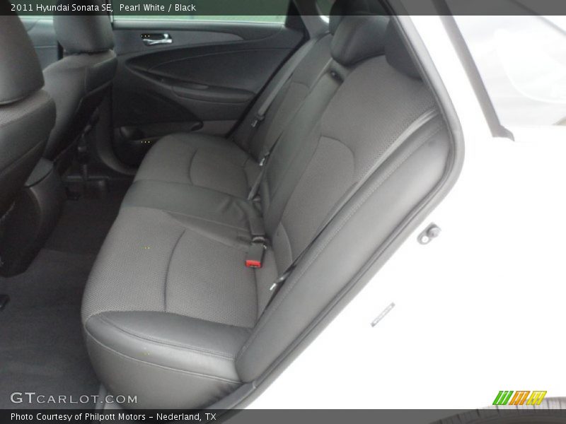 Pearl White / Black 2011 Hyundai Sonata SE