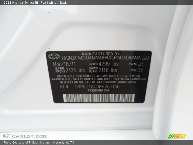 Pearl White / Black 2011 Hyundai Sonata SE
