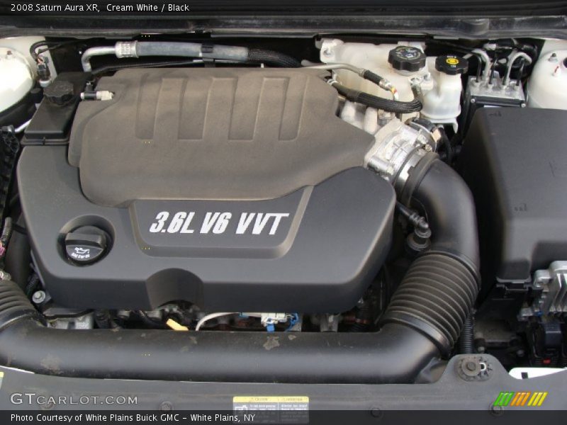 Cream White / Black 2008 Saturn Aura XR