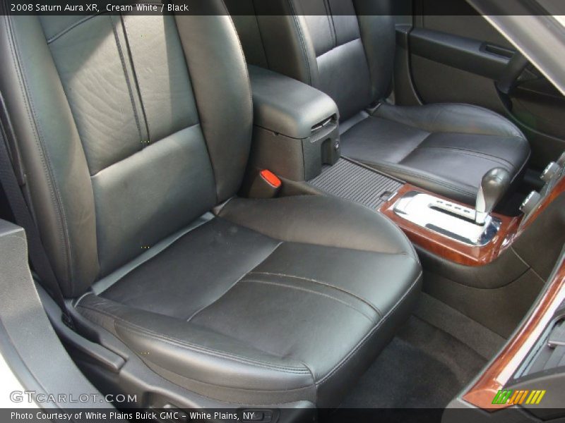 Cream White / Black 2008 Saturn Aura XR