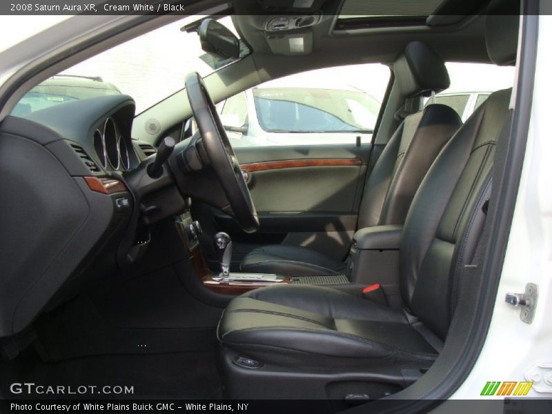 Cream White / Black 2008 Saturn Aura XR