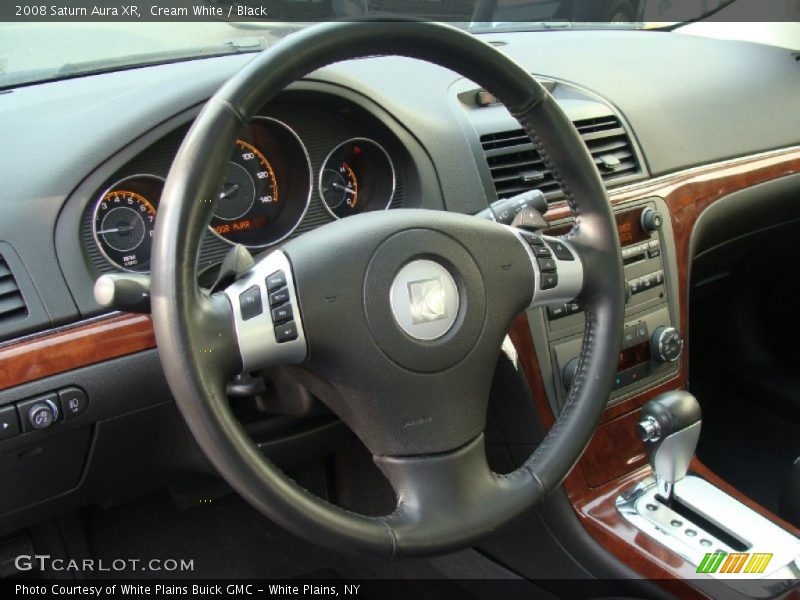 Cream White / Black 2008 Saturn Aura XR