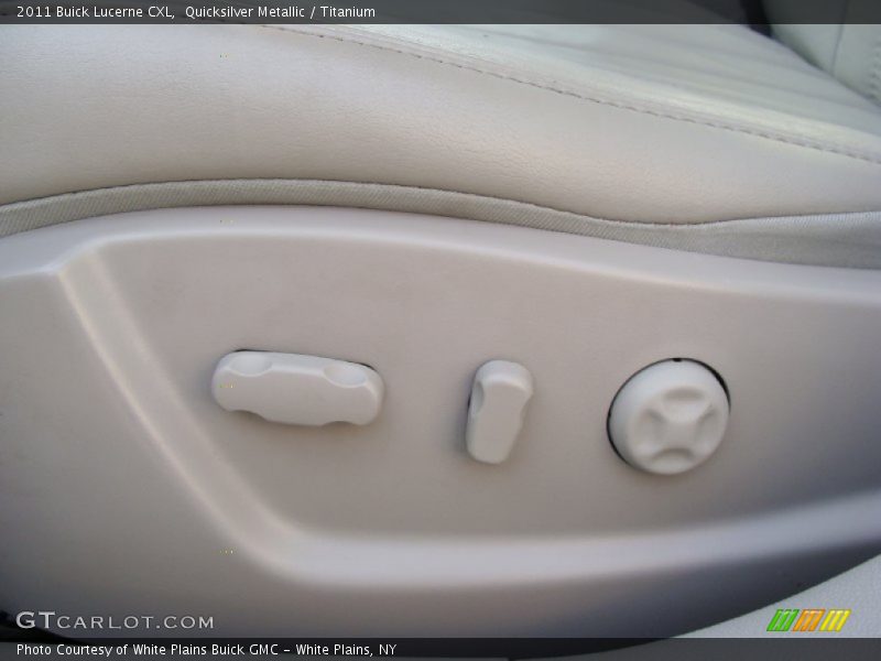 Quicksilver Metallic / Titanium 2011 Buick Lucerne CXL