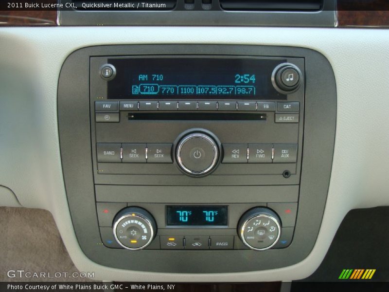 Quicksilver Metallic / Titanium 2011 Buick Lucerne CXL