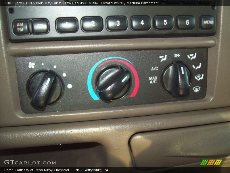 Controls of 2002 F350 Super Duty Lariat Crew Cab 4x4 Dually