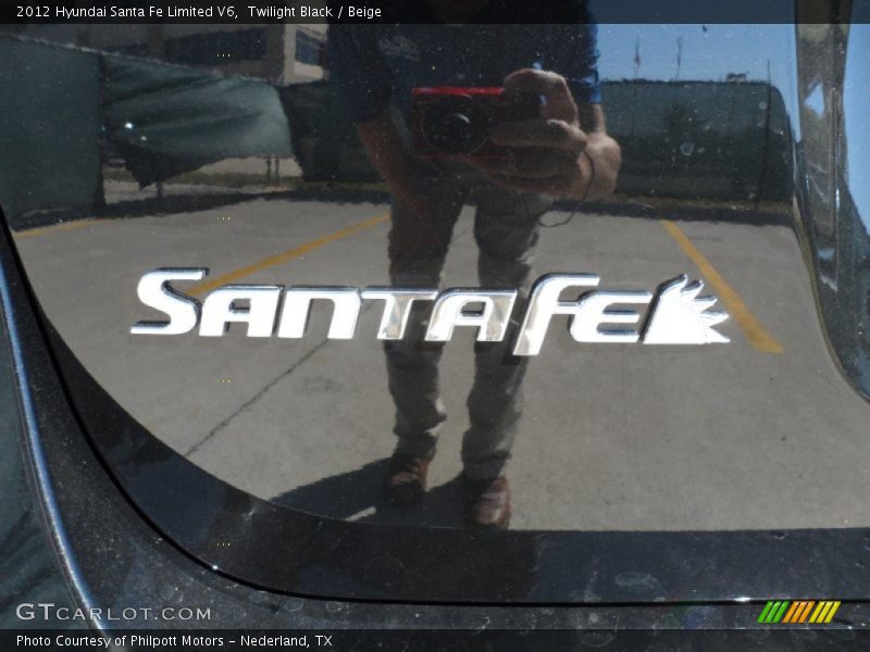  2012 Santa Fe Limited V6 Logo