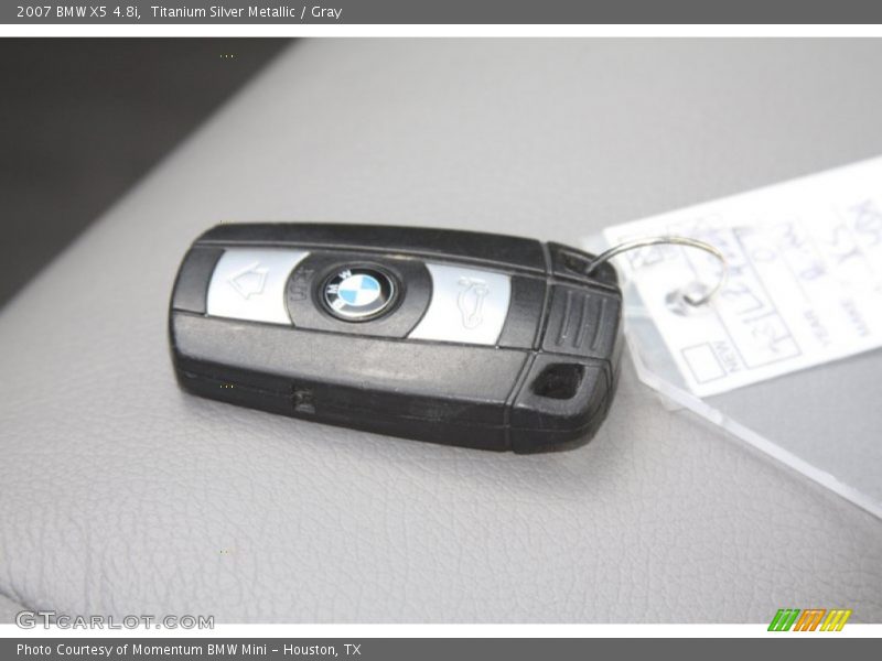Keys of 2007 X5 4.8i