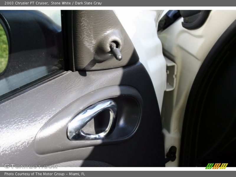 Stone White / Dark Slate Gray 2003 Chrysler PT Cruiser