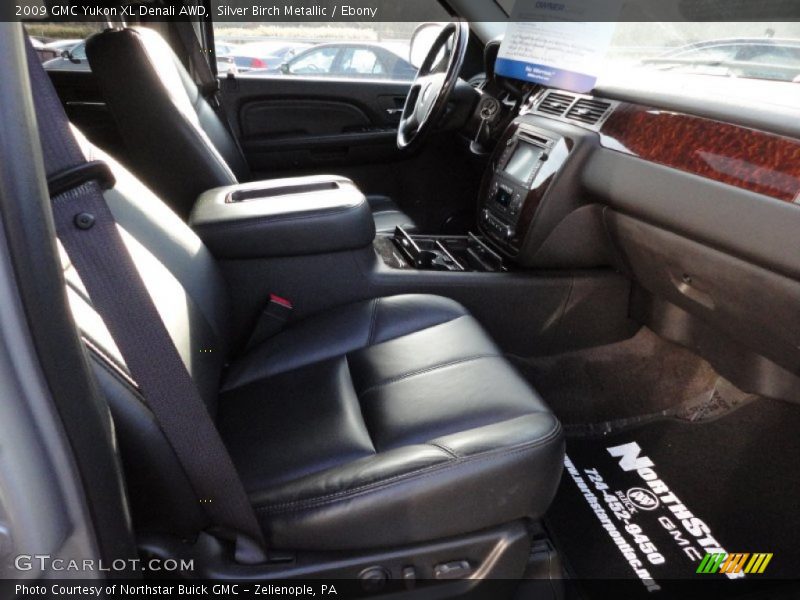 Silver Birch Metallic / Ebony 2009 GMC Yukon XL Denali AWD