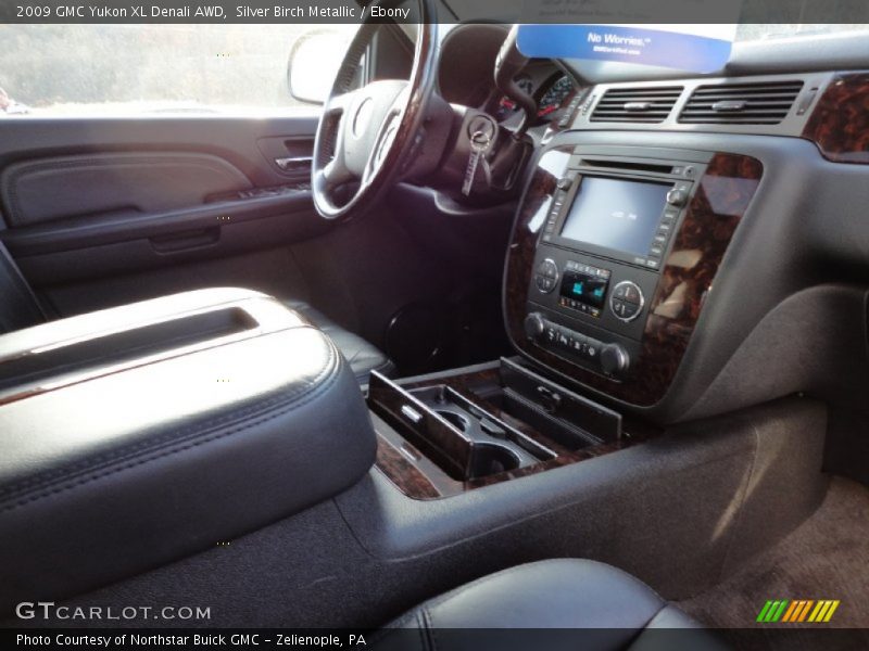 Silver Birch Metallic / Ebony 2009 GMC Yukon XL Denali AWD