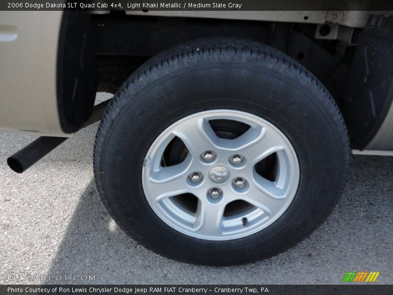 Light Khaki Metallic / Medium Slate Gray 2006 Dodge Dakota SLT Quad Cab 4x4