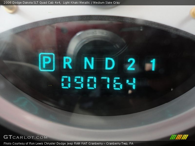 Light Khaki Metallic / Medium Slate Gray 2006 Dodge Dakota SLT Quad Cab 4x4