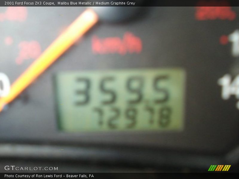 Malibu Blue Metallic / Medium Graphite Grey 2001 Ford Focus ZX3 Coupe