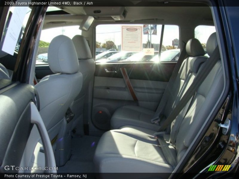 Black / Ash 2009 Toyota Highlander Limited 4WD