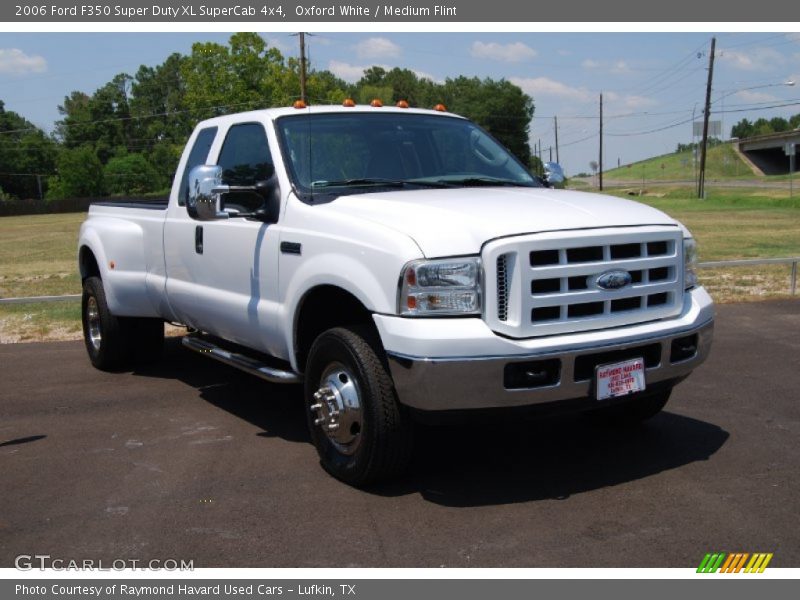 Oxford White / Medium Flint 2006 Ford F350 Super Duty XL SuperCab 4x4