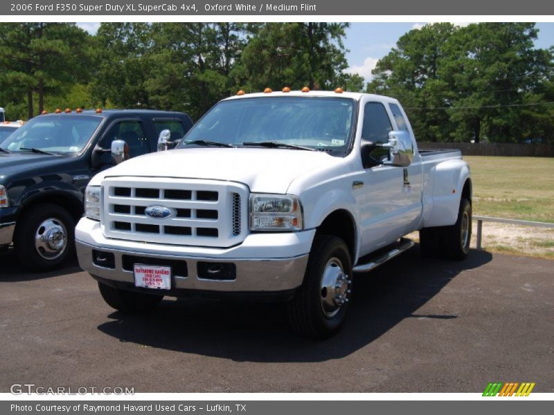 Oxford White / Medium Flint 2006 Ford F350 Super Duty XL SuperCab 4x4