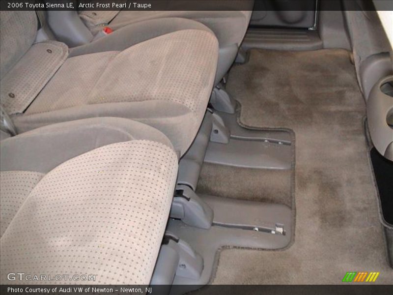 Arctic Frost Pearl / Taupe 2006 Toyota Sienna LE
