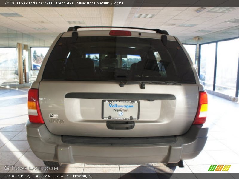 Silverstone Metallic / Agate 2000 Jeep Grand Cherokee Laredo 4x4