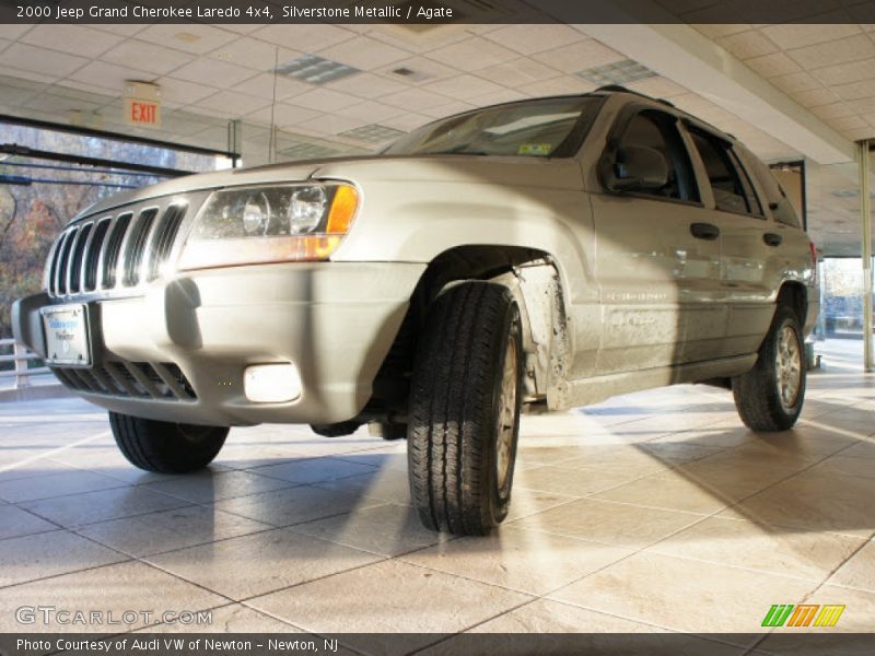 Silverstone Metallic / Agate 2000 Jeep Grand Cherokee Laredo 4x4
