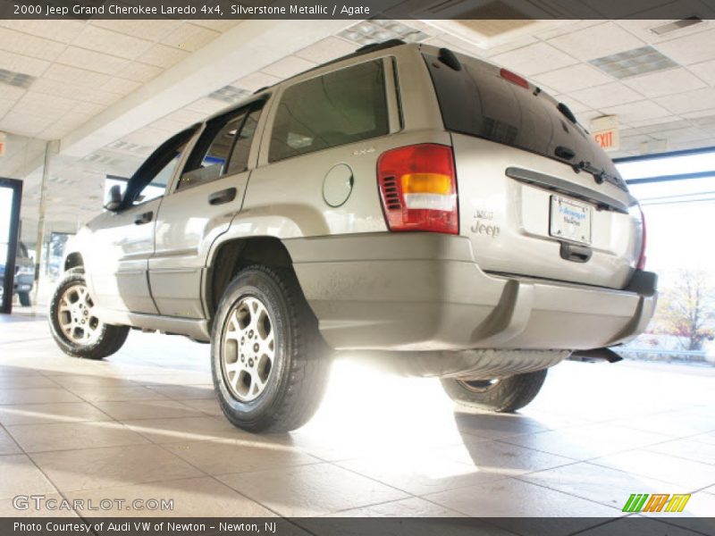 Silverstone Metallic / Agate 2000 Jeep Grand Cherokee Laredo 4x4