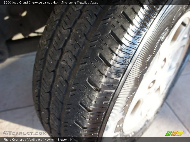 Silverstone Metallic / Agate 2000 Jeep Grand Cherokee Laredo 4x4