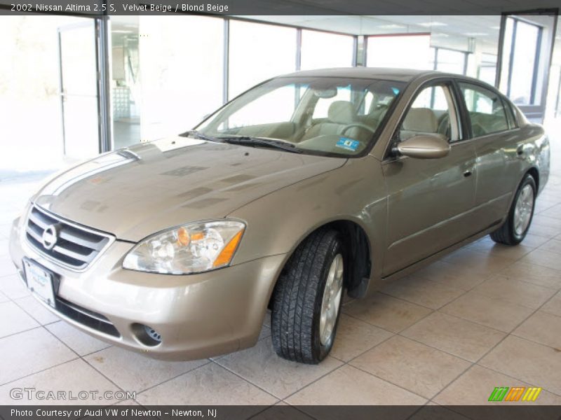 Velvet Beige / Blond Beige 2002 Nissan Altima 2.5 S