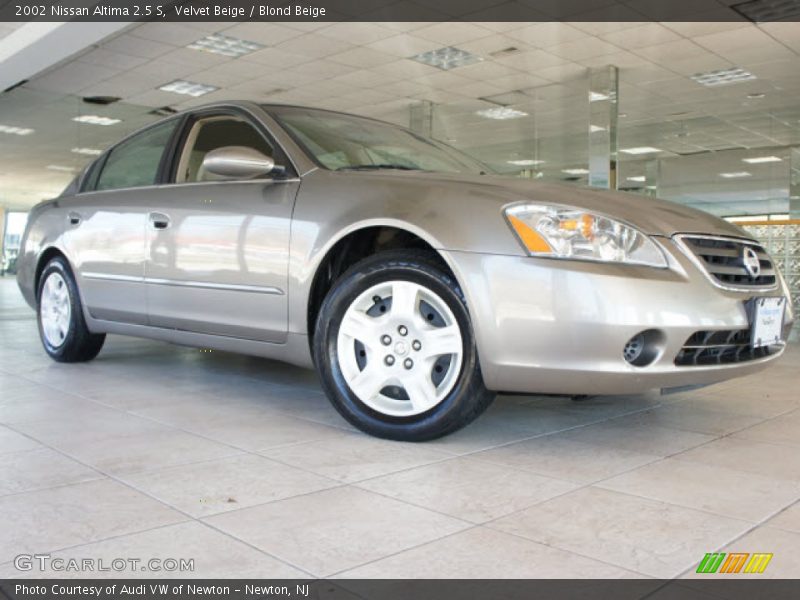 Velvet Beige / Blond Beige 2002 Nissan Altima 2.5 S