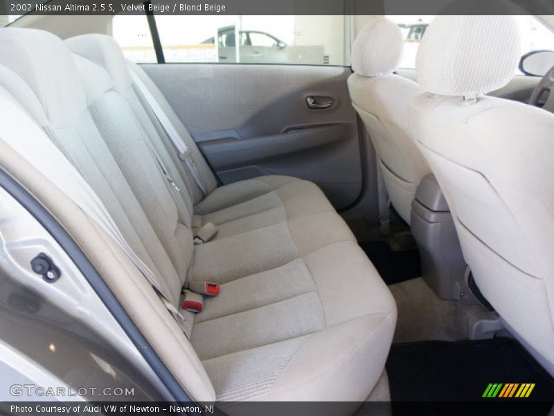 Velvet Beige / Blond Beige 2002 Nissan Altima 2.5 S