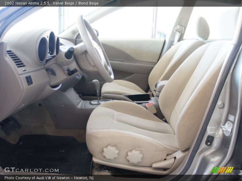 Velvet Beige / Blond Beige 2002 Nissan Altima 2.5 S