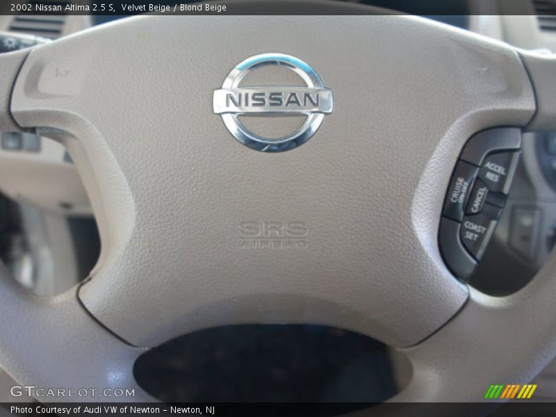 Velvet Beige / Blond Beige 2002 Nissan Altima 2.5 S