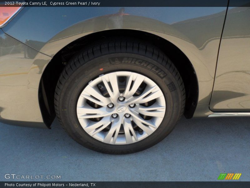 Cypress Green Pearl / Ivory 2012 Toyota Camry LE