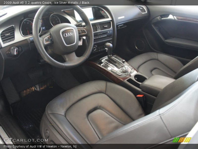 Dashboard of 2009 A5 3.2 quattro Coupe